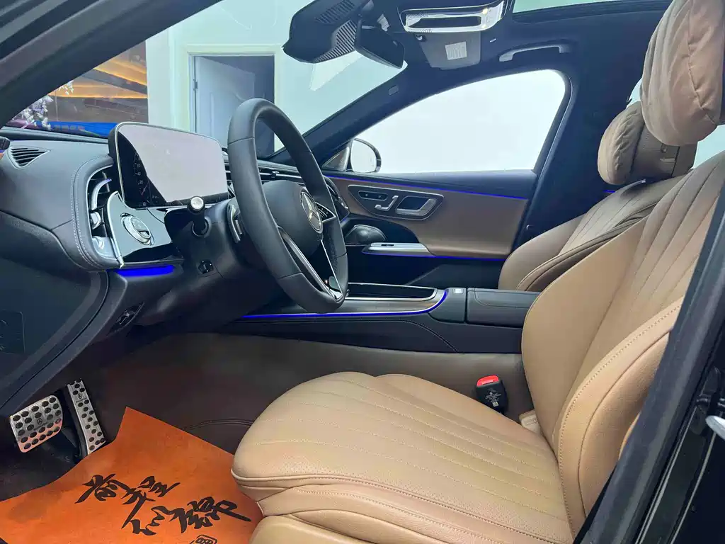 Mercedes-Benz Mercedes-Benz E-Class 2024 E 350 e L Plug-in Hybrid Sedan 2025 - thumbnail 4