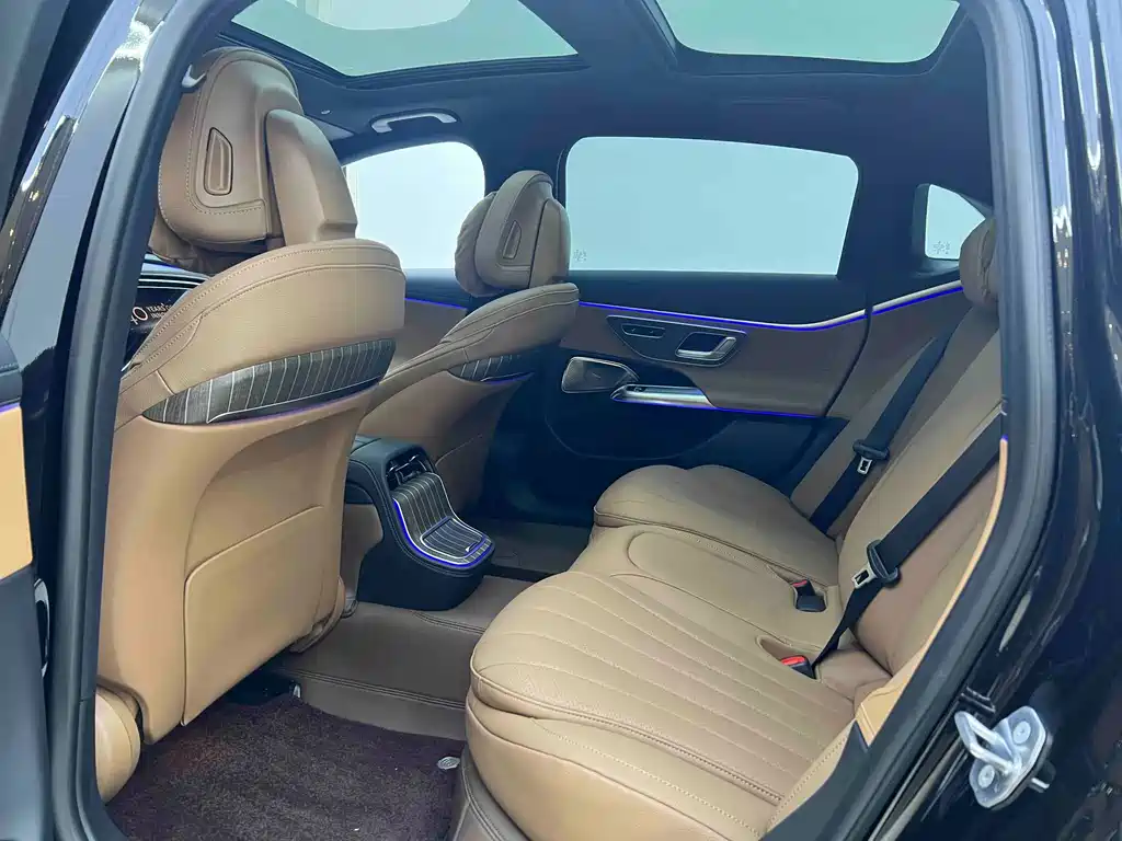 Mercedes-Benz Mercedes-Benz E-Class 2024 E 350 e L Plug-in Hybrid Sedan 2025 - thumbnail 5