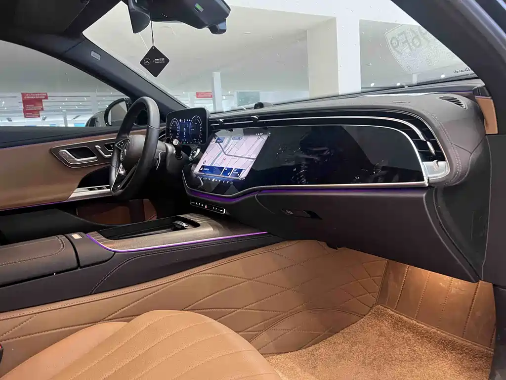 Mercedes-Benz Mercedes-Benz E-Class 2024 E 350 e L Plug-in Hybrid Sedan 2025 - thumbnail 6