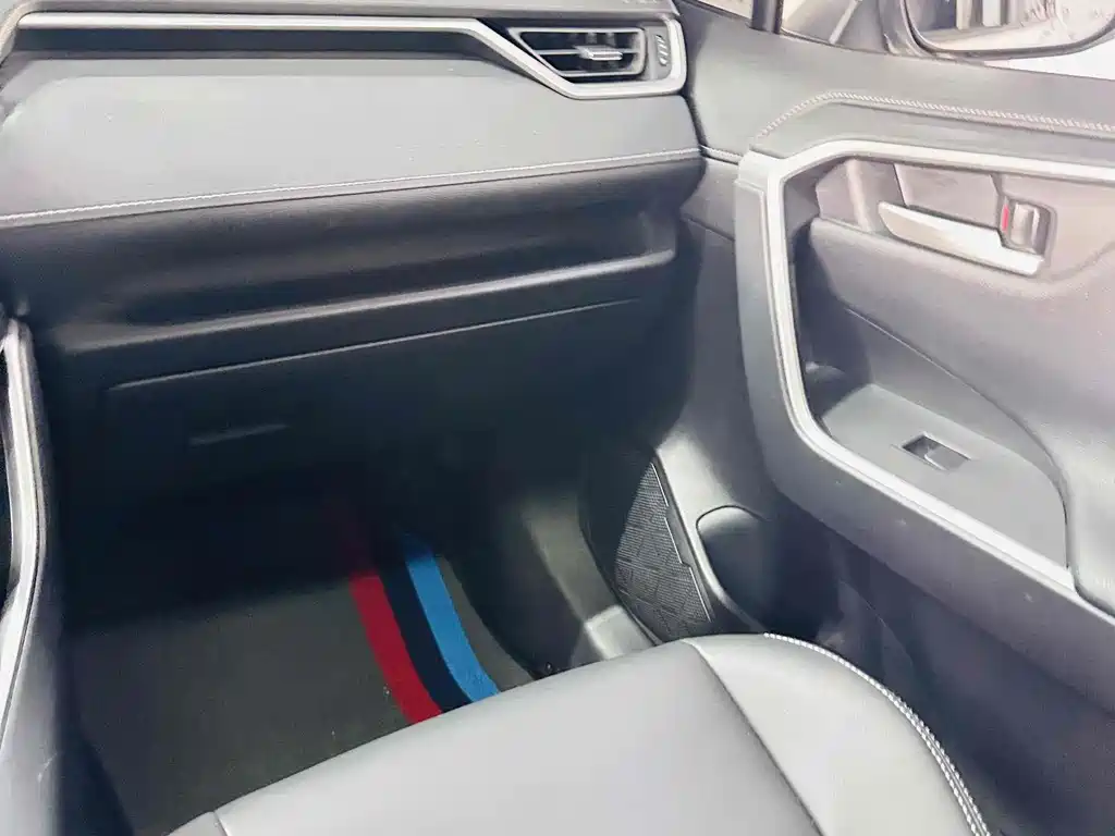 Toyota Venza 2022 2.0L CVT AWD Luxury Plus Edition 2022 - thumbnail 13