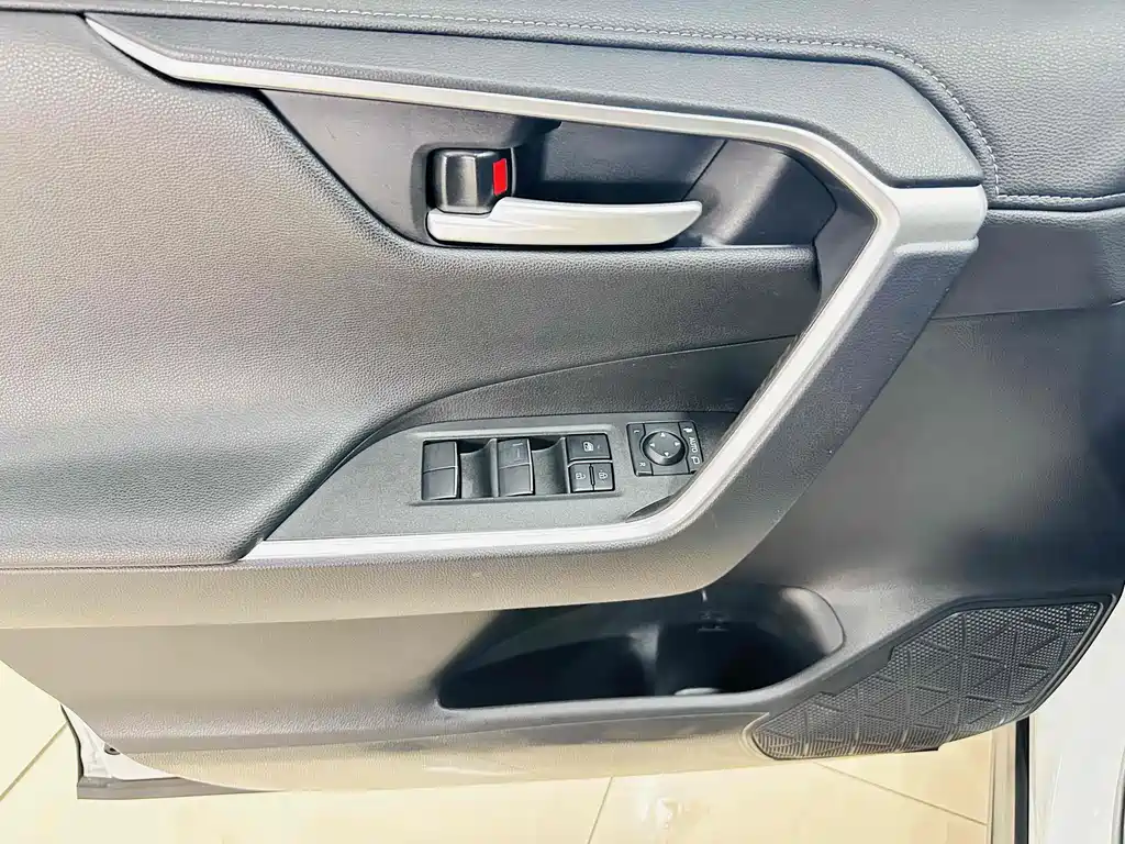 Toyota Venza 2022 2.0L CVT AWD Luxury Plus Edition 2022 - thumbnail 14