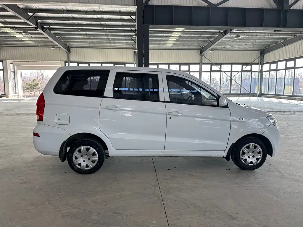 Dongfeng Fengguang DFSK Glory 330 2014 1.5L Manual Comfort DK15-02 2017 - thumbnail 4