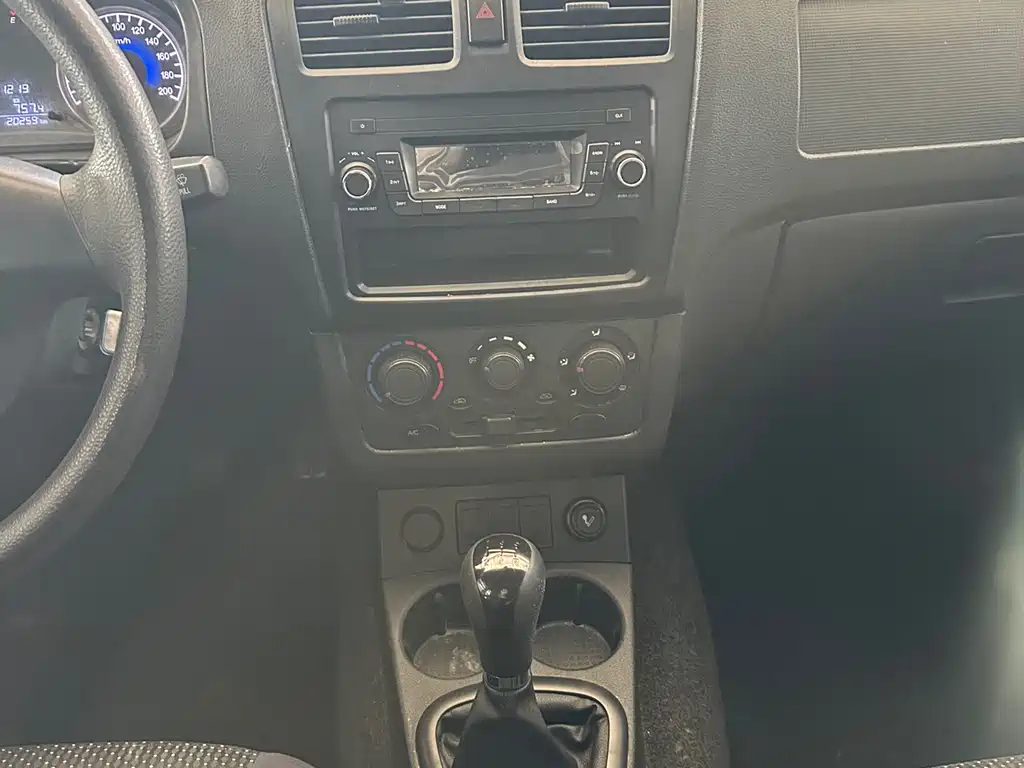 Dongfeng Fengguang DFSK Glory 330 2014 1.5L Manual Comfort DK15-02 2017 - thumbnail 11