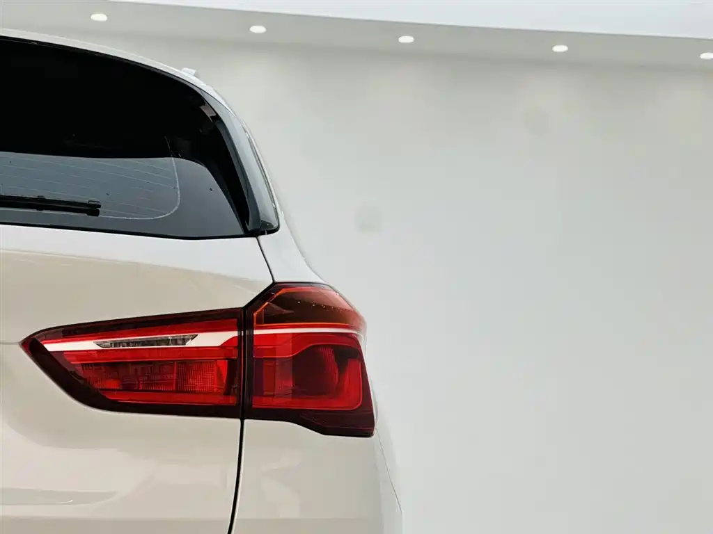 BMW BMW X1 2019 sDrive18Li Premium Model 2019 - thumbnail 11