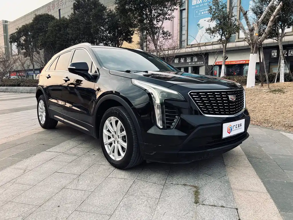Cadillac Cadillac XT4 2020 28T FWD Luxury 2020 - thumbnail 3