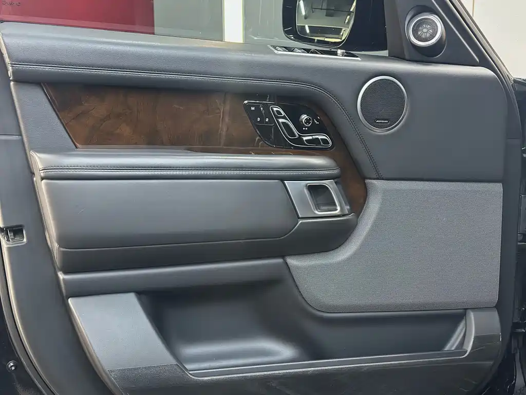 Land Rover Range Rover 2021 3.0 L6 Autobiography Long Wheelbase Classic Edition 2021 - thumbnail 5