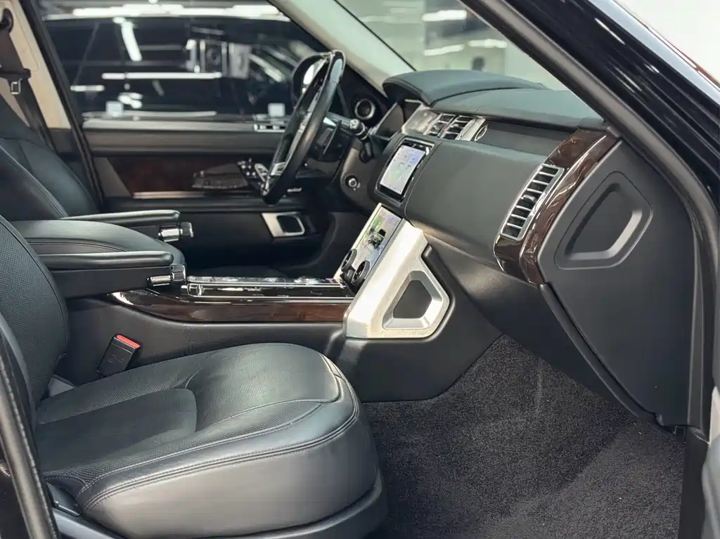Land Rover Range Rover 2021 3.0 L6 Autobiography Long Wheelbase Classic Edition 2021 - thumbnail 6