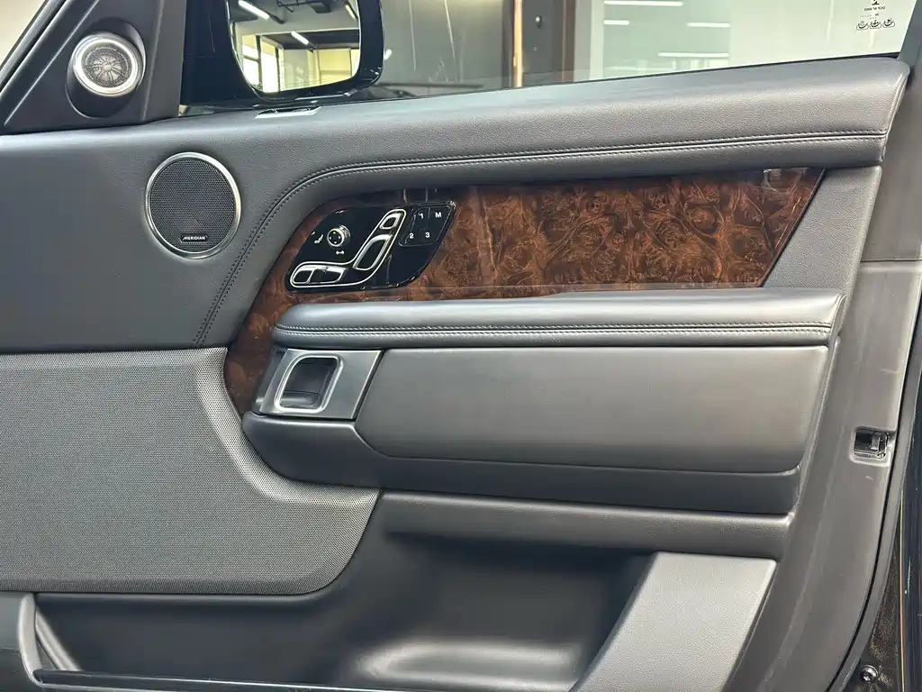 Land Rover Range Rover 2021 3.0 L6 Autobiography Long Wheelbase Classic Edition 2021 - thumbnail 7