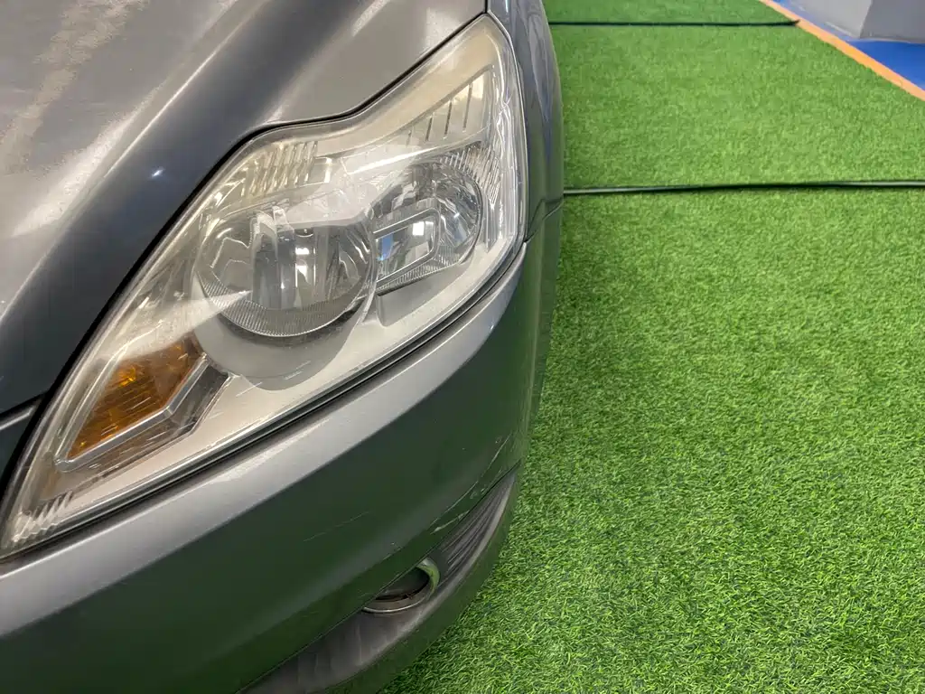 Ford Ford Focus 2009 Sedan 1.8L Automatic Fashion Edition 2009 - thumbnail 2
