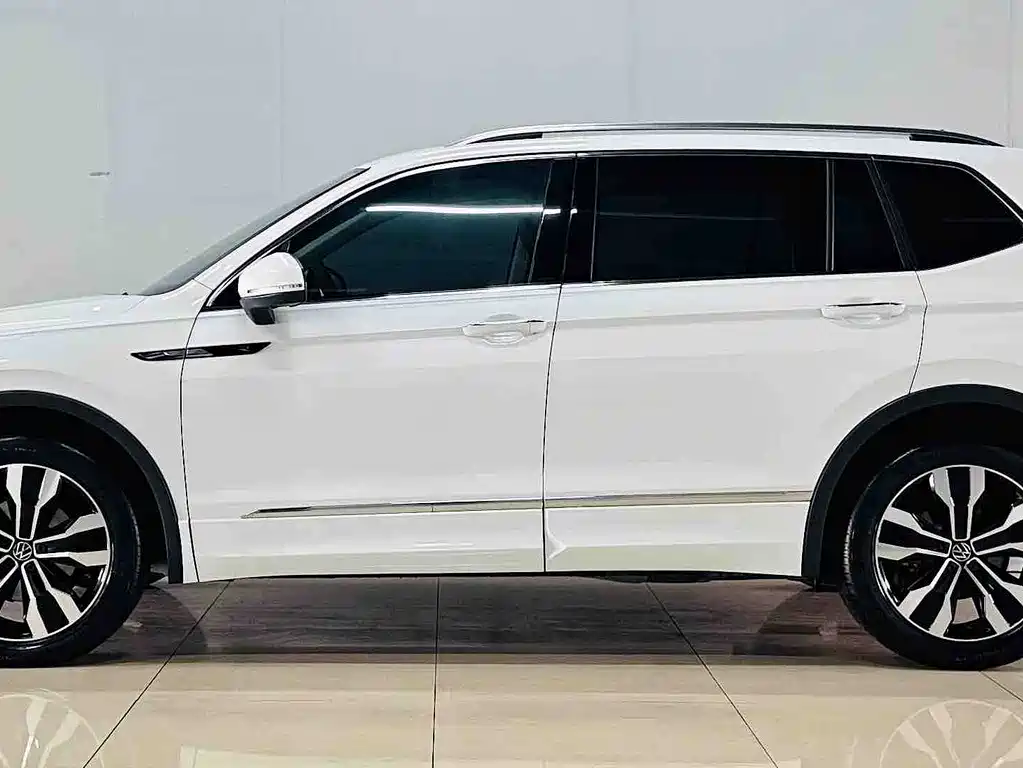 Volkswagen Tiguan L 2024 330TSI Automatic 2WD R-Line Premium Edition 2024 - thumbnail 5