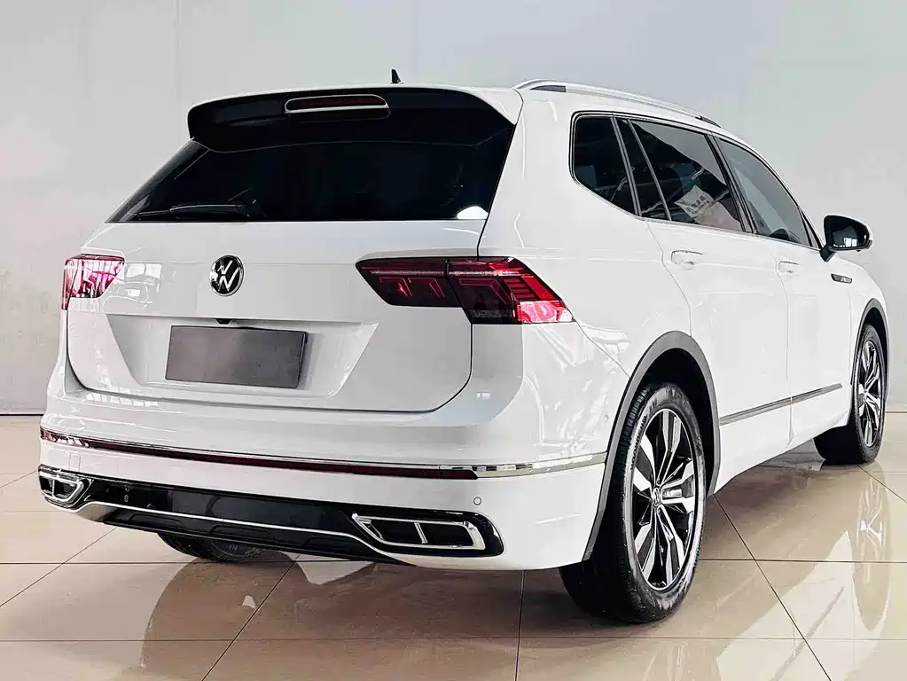 Volkswagen Tiguan L 2024 330TSI Automatic 2WD R-Line Premium Edition 2024 - thumbnail 6