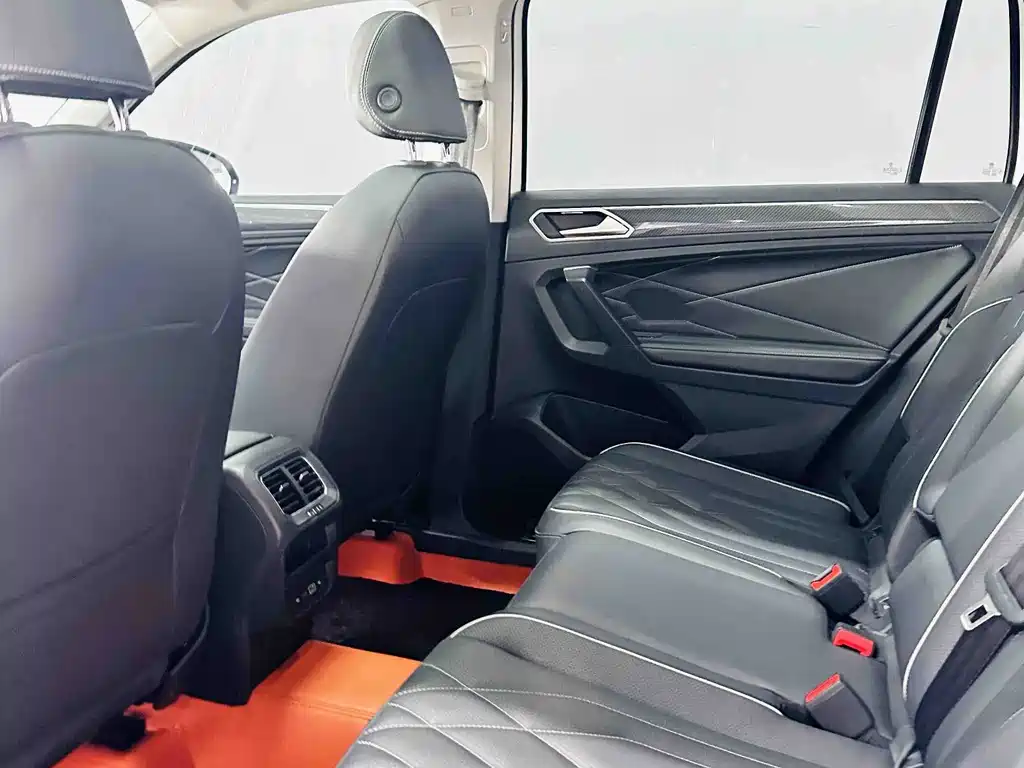 Volkswagen Tiguan L 2024 330TSI Automatic 2WD R-Line Premium Edition 2024 - thumbnail 11
