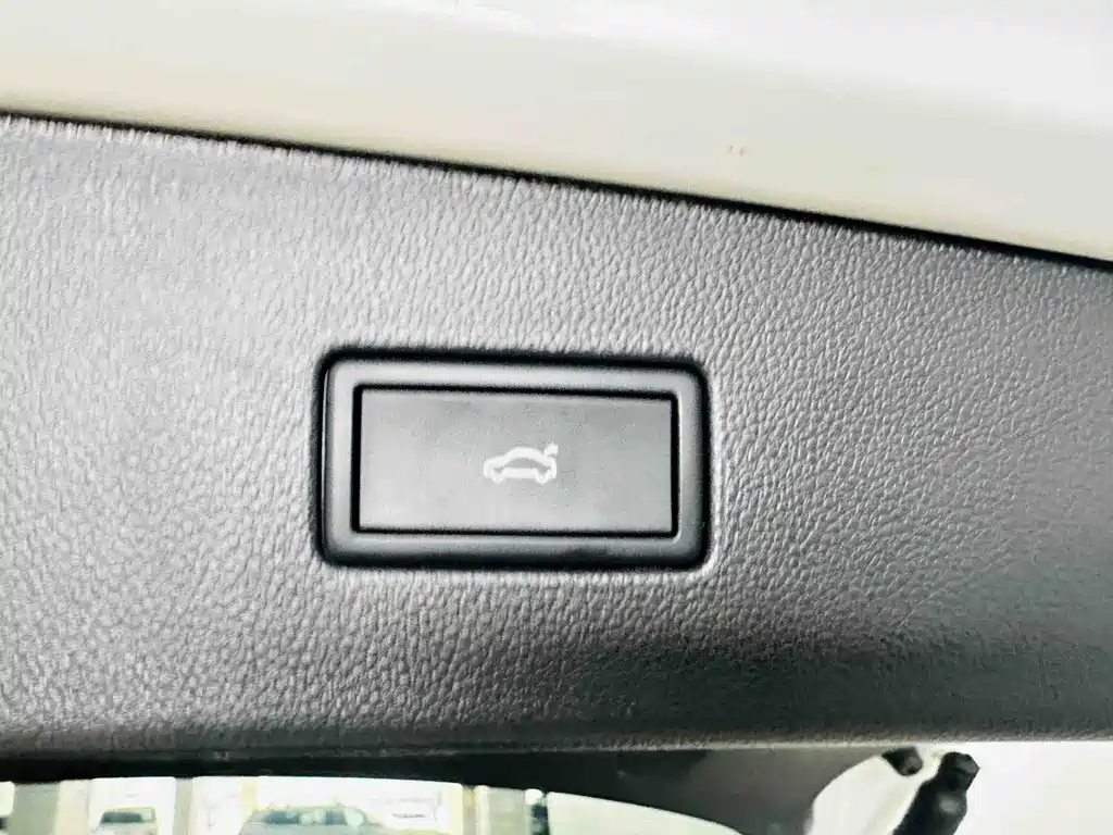 Volkswagen Tiguan L 2024 330TSI Automatic 2WD R-Line Premium Edition 2024 - thumbnail 17