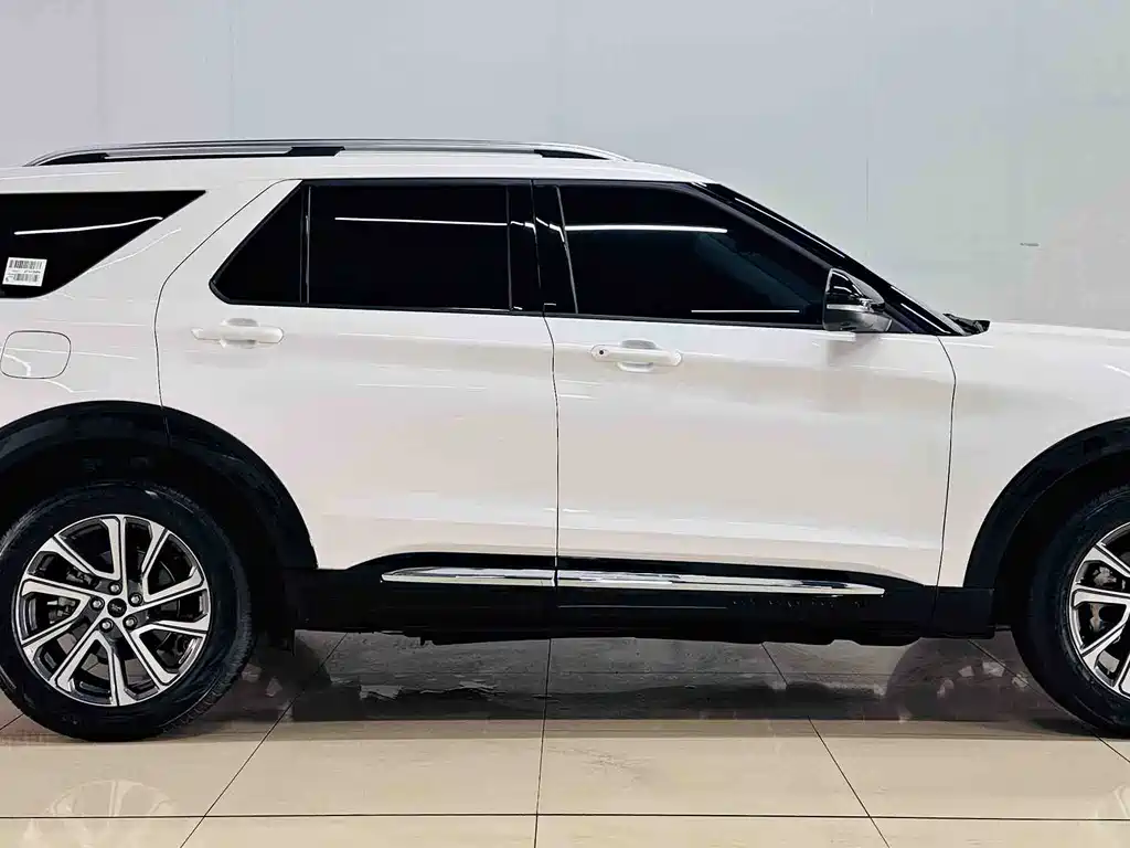 Ford Ford Explorer 2025 2.3T EcoBoost AWD Adventure Edition 5-Seat 2025 - thumbnail 4