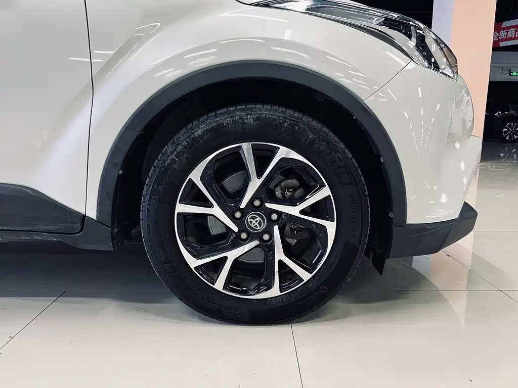Toyota Toyota C-HR 2021 2.0L Luxury Edition 2021 - thumbnail 5