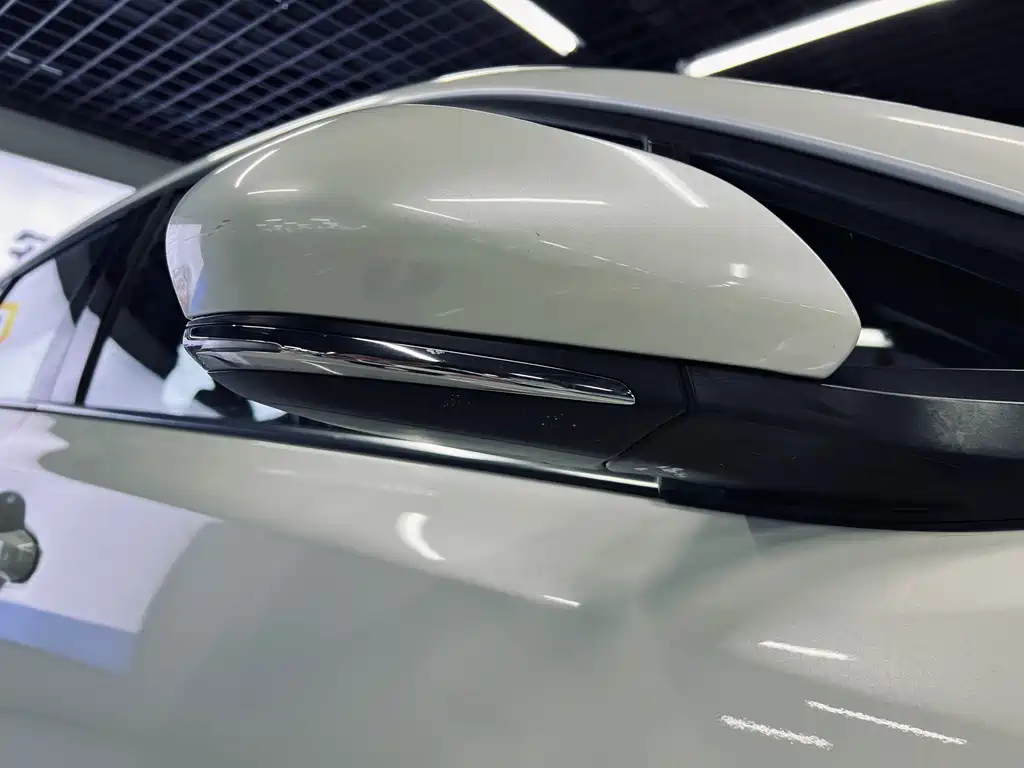 Toyota Toyota C-HR 2021 2.0L Luxury Edition 2021 - thumbnail 6