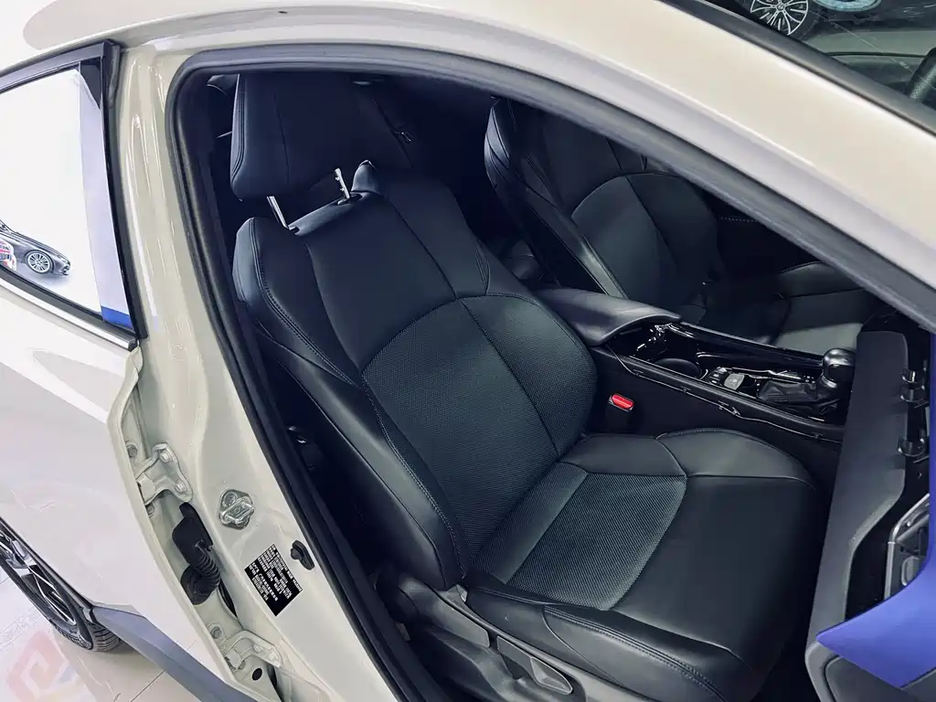 Toyota Toyota C-HR 2021 2.0L Luxury Edition 2021 - thumbnail 7