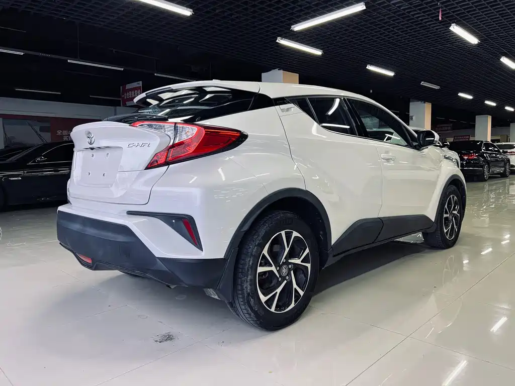 Toyota Toyota C-HR 2021 2.0L Luxury Edition 2021 - thumbnail 9