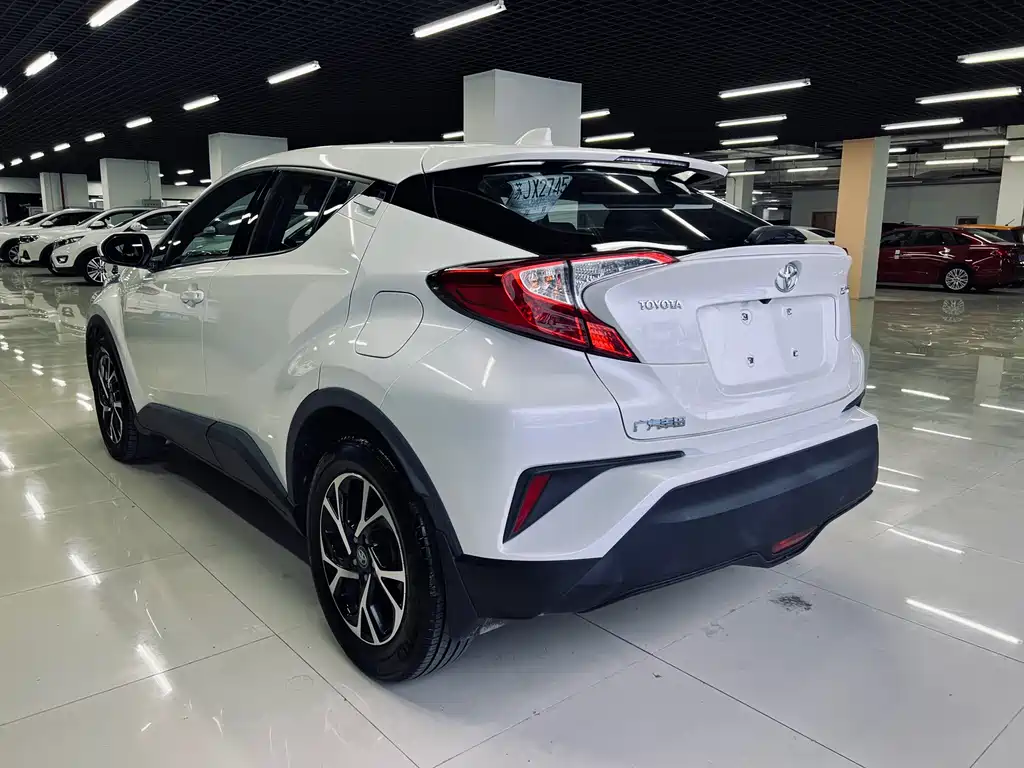 Toyota Toyota C-HR 2021 2.0L Luxury Edition 2021 - thumbnail 11