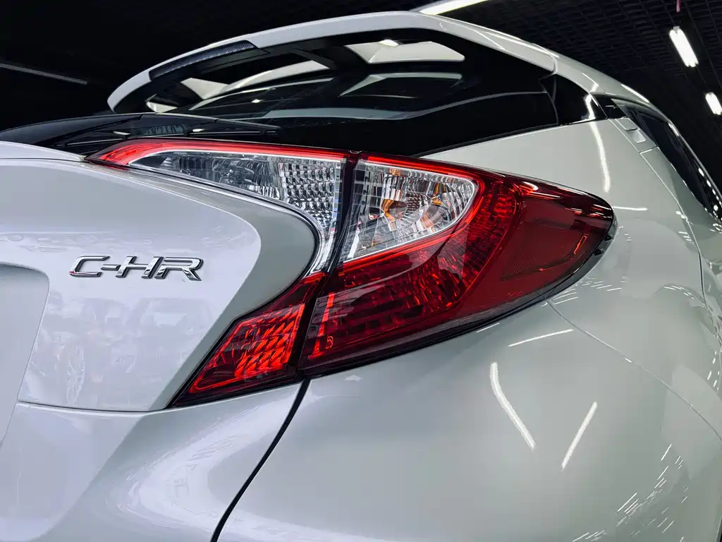 Toyota Toyota C-HR 2021 2.0L Luxury Edition 2021 - thumbnail 12
