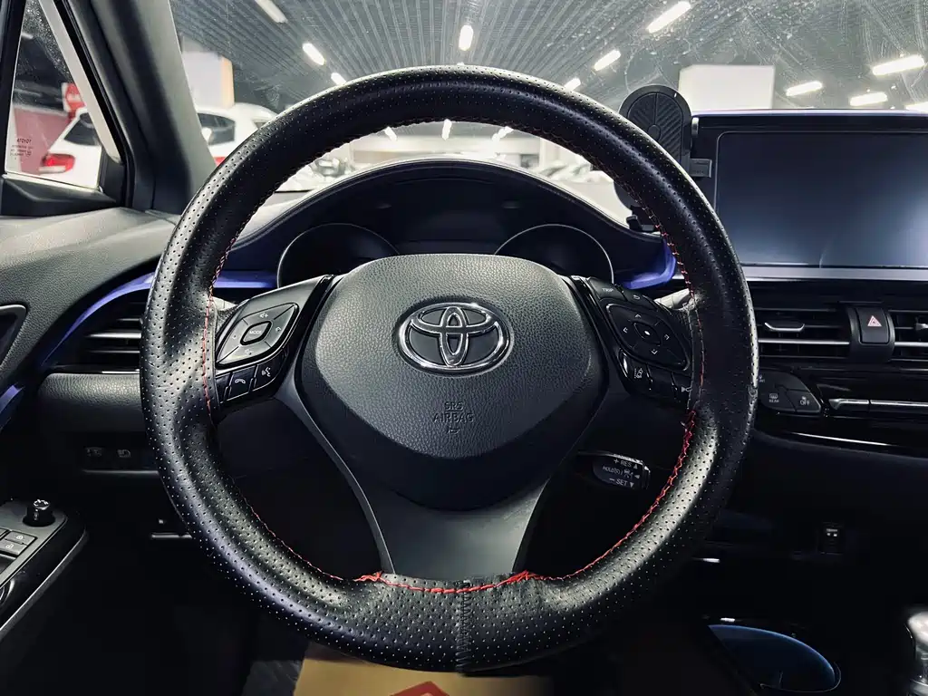 Toyota Toyota C-HR 2021 2.0L Luxury Edition 2021 - thumbnail 14