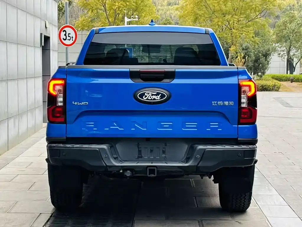 Ford Yukon Ranger 2023 Track Four-Wheel Drive Automatic Off-Road Version Diesel  Wait, I need to correct this - "游骑侠" is not Yukon. Based on the Chinese name "游骑侠Ranger", this appears to be referring to the Ford Ranger.  Ford Ranger 2023 Track Four-Wheel Drive Automatic Off-Road Version Diesel 2026 - thumbnail 5
