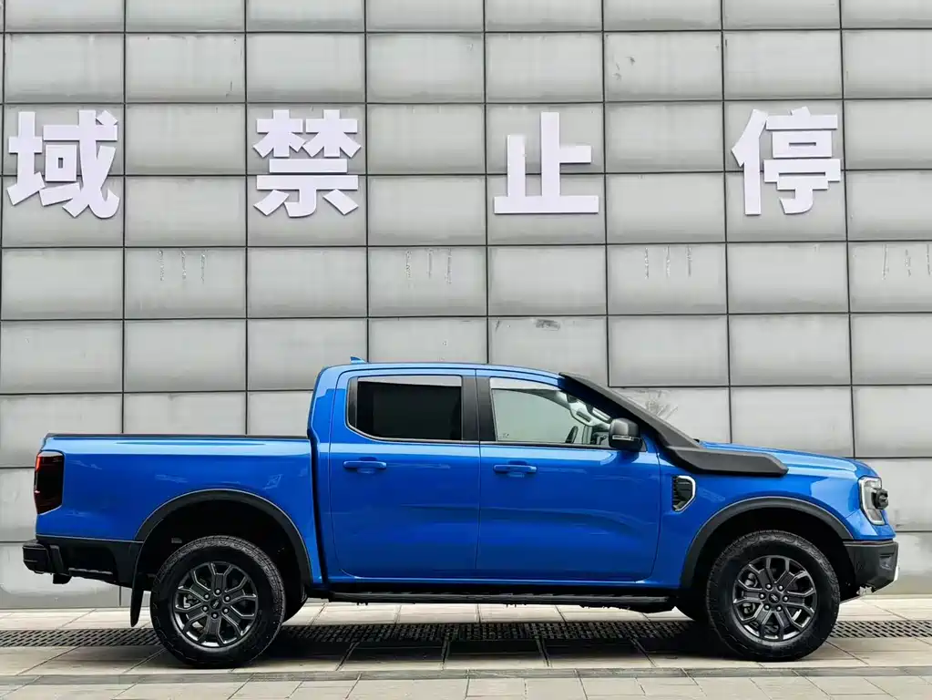 Ford Yukon Ranger 2023 Track Four-Wheel Drive Automatic Off-Road Version Diesel  Wait, I need to correct this - "游骑侠" is not Yukon. Based on the Chinese name "游骑侠Ranger", this appears to be referring to the Ford Ranger.  Ford Ranger 2023 Track Four-Wheel Drive Automatic Off-Road Version Diesel 2026 - thumbnail 6
