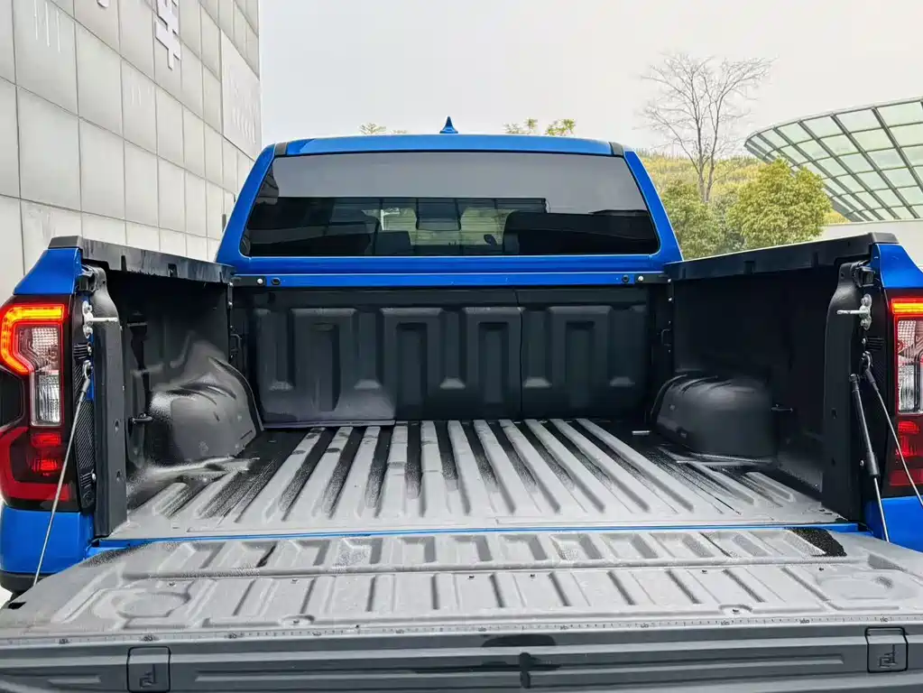 Ford Yukon Ranger 2023 Track Four-Wheel Drive Automatic Off-Road Version Diesel  Wait, I need to correct this - "游骑侠" is not Yukon. Based on the Chinese name "游骑侠Ranger", this appears to be referring to the Ford Ranger.  Ford Ranger 2023 Track Four-Wheel Drive Automatic Off-Road Version Diesel 2026 - thumbnail 11