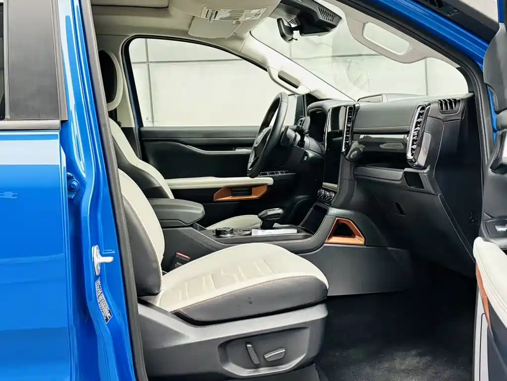 Ford Yukon Ranger 2023 Track Four-Wheel Drive Automatic Off-Road Version Diesel  Wait, I need to correct this - "游骑侠" is not Yukon. Based on the Chinese name "游骑侠Ranger", this appears to be referring to the Ford Ranger.  Ford Ranger 2023 Track Four-Wheel Drive Automatic Off-Road Version Diesel 2026 - thumbnail 12