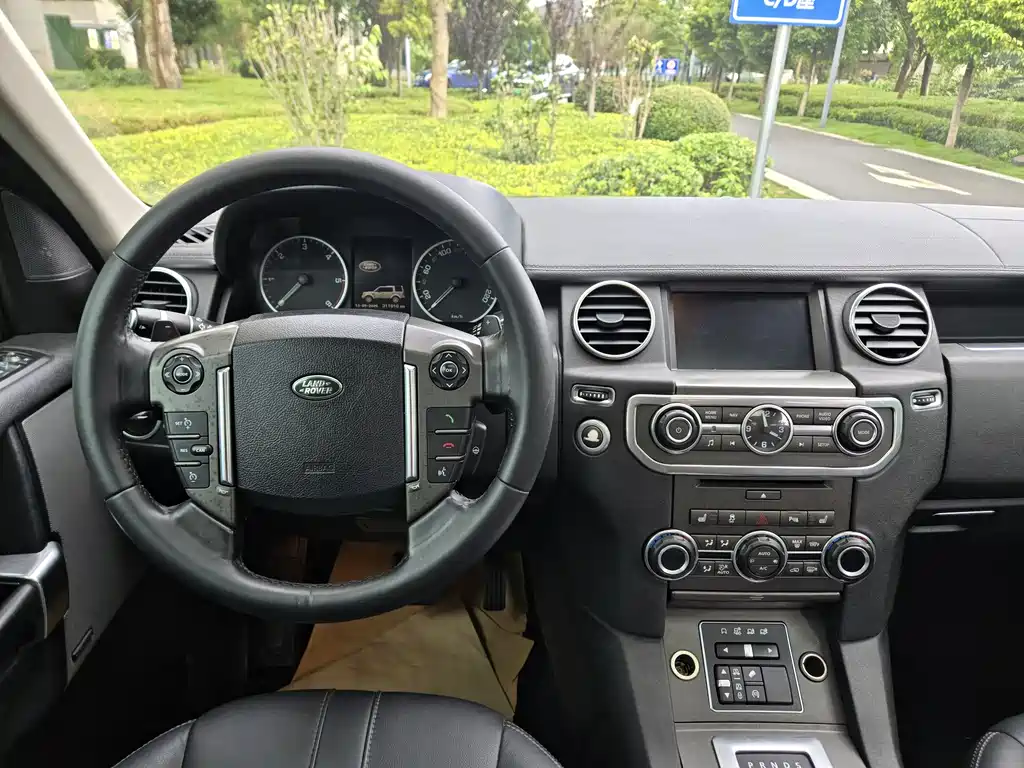 Land Rover Discovery 2015 3.0 SDV6 HSE Diesel 2015 - thumbnail 11