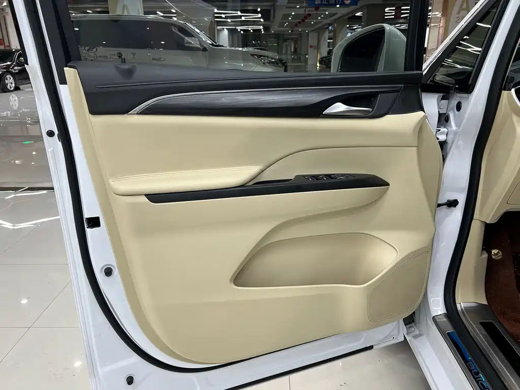 Buick Buick GL8 2023 ES Landmark Luxury Edition 2023 - thumbnail 5