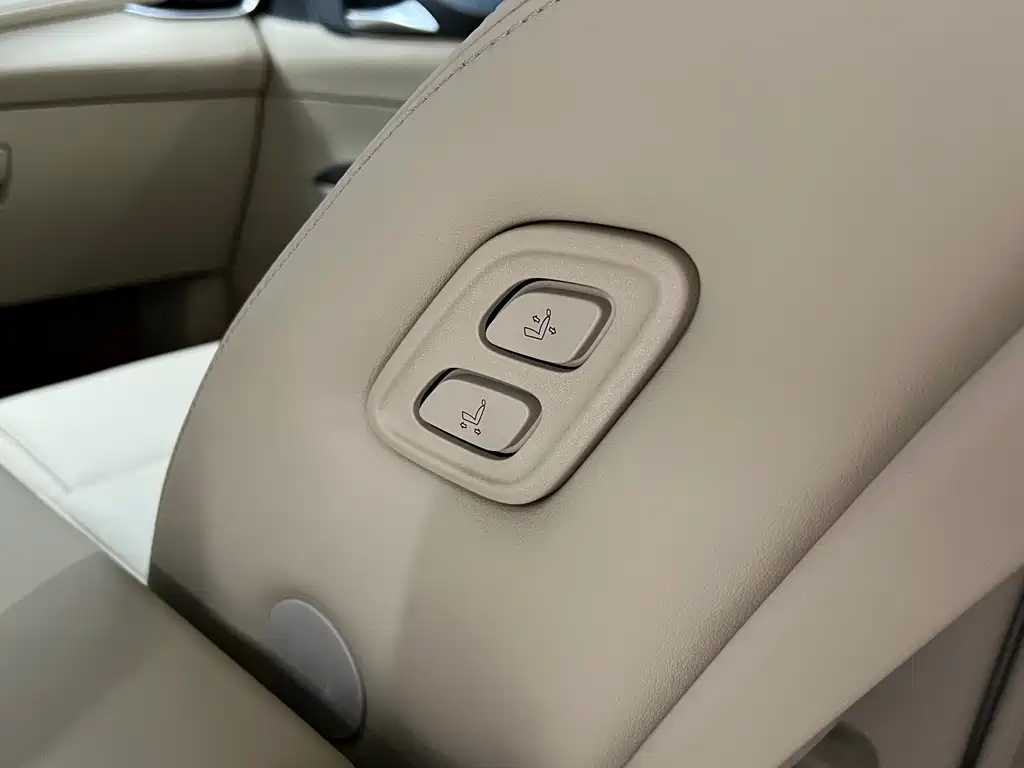 Buick Buick GL8 2023 ES Landmark Luxury Edition 2023 - thumbnail 7