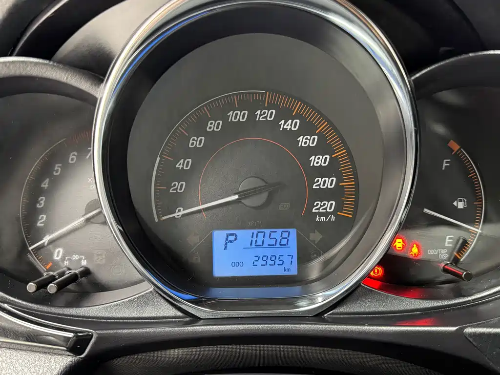 Toyota YARiS L 2020 1.5L CVT Luxury Edition 2019 - thumbnail 15