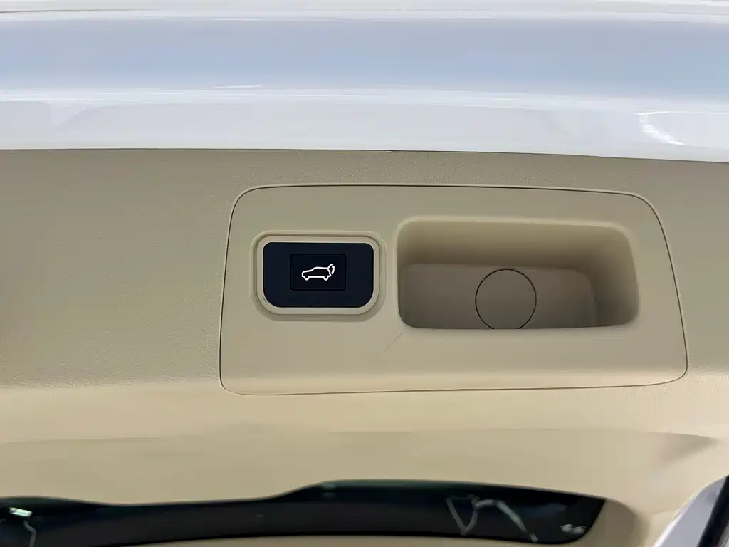 Buick Buick GL8 2023 ES Landmark Luxury Edition 2023 - thumbnail 16
