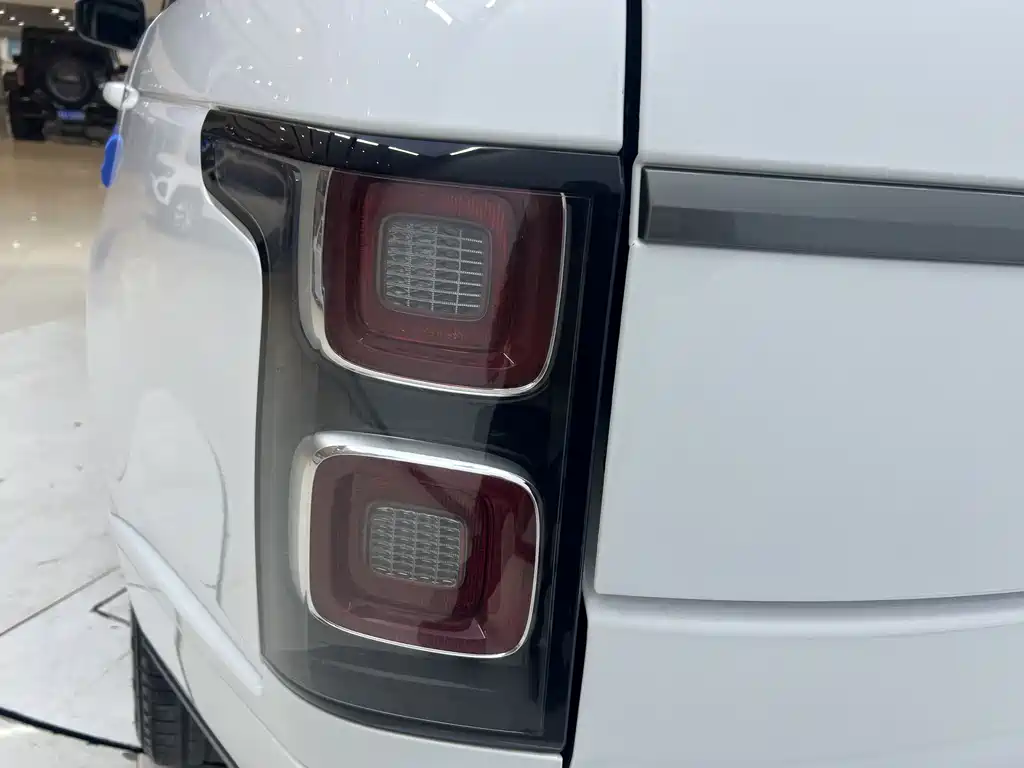 Land Rover Range Rover 2021 3.0 L6 Autobiography 2022 - thumbnail 16