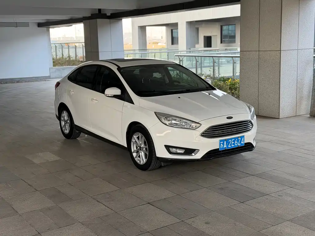 Ford Ford Focus 2015 Sedan 1.6L Automatic Style Edition 2016 - thumbnail 3