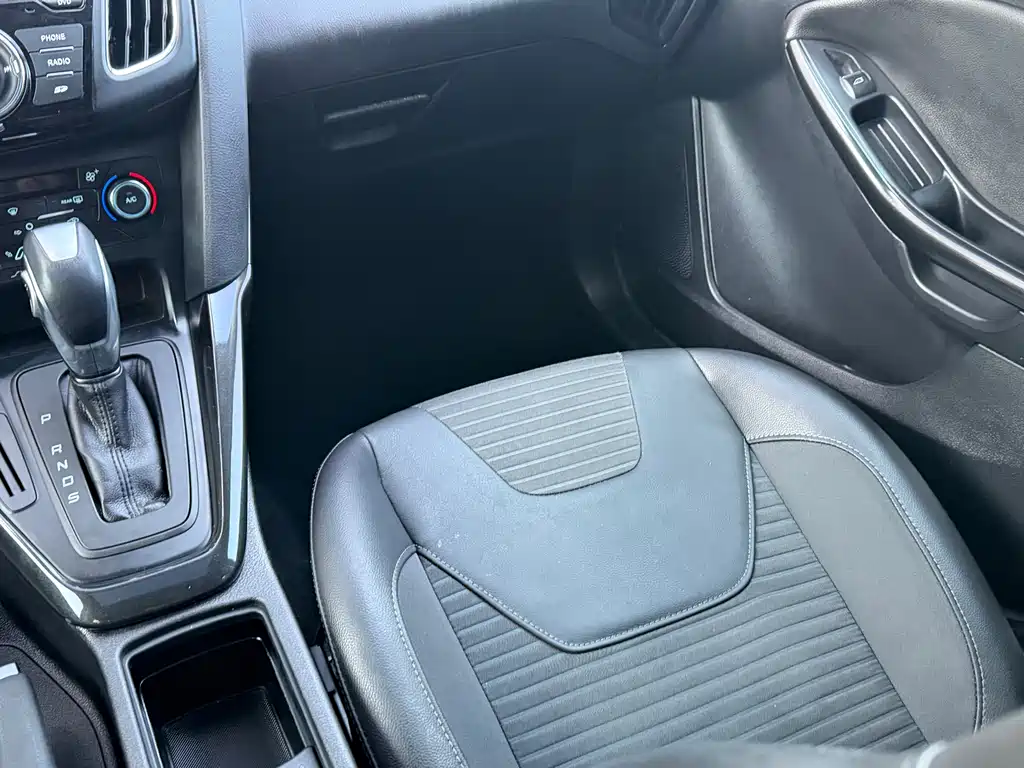 Ford Ford Focus 2015 Sedan 1.6L Automatic Style Edition 2016 - thumbnail 12