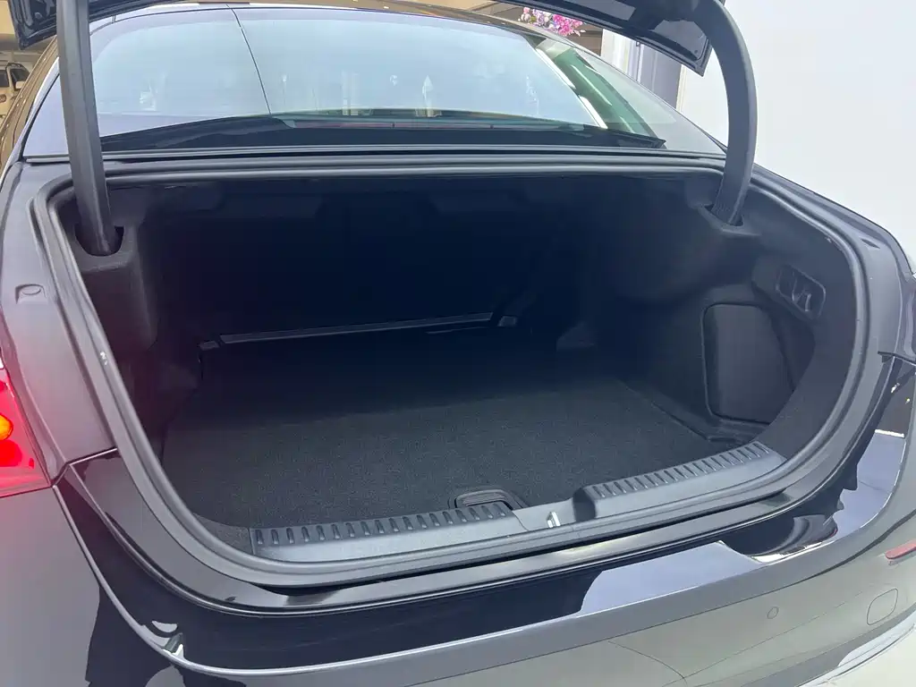 Mercedes-Benz Mercedes-Benz E-Class 2025 Model Year Facelift E 300 L Luxury 2025 - thumbnail 16