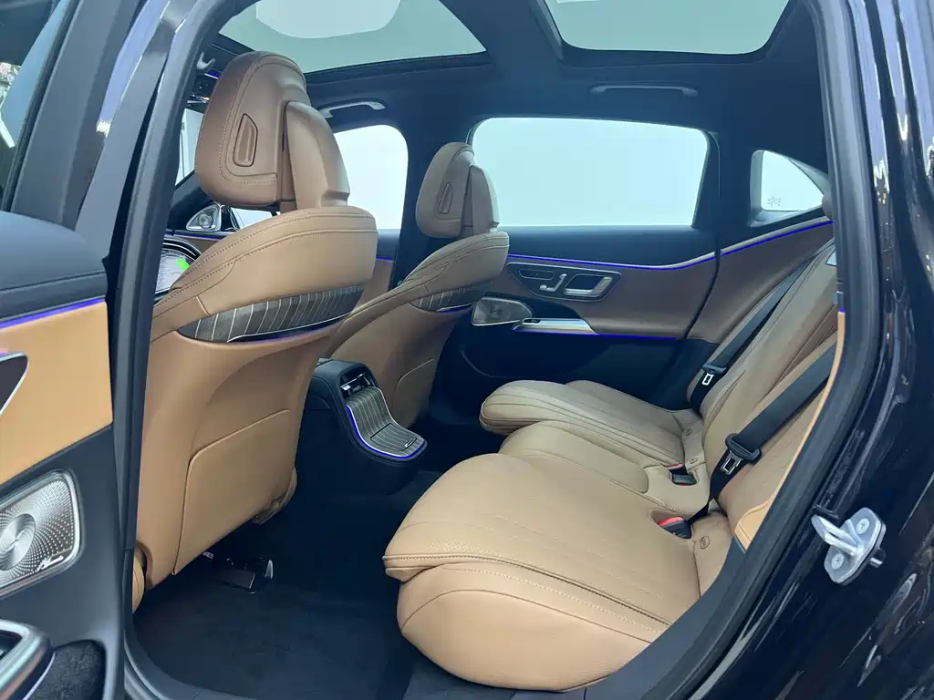 Mercedes-Benz Mercedes-Benz E-Class 2025 Model Year Facelift E 300 L Luxury 2025 - thumbnail 17