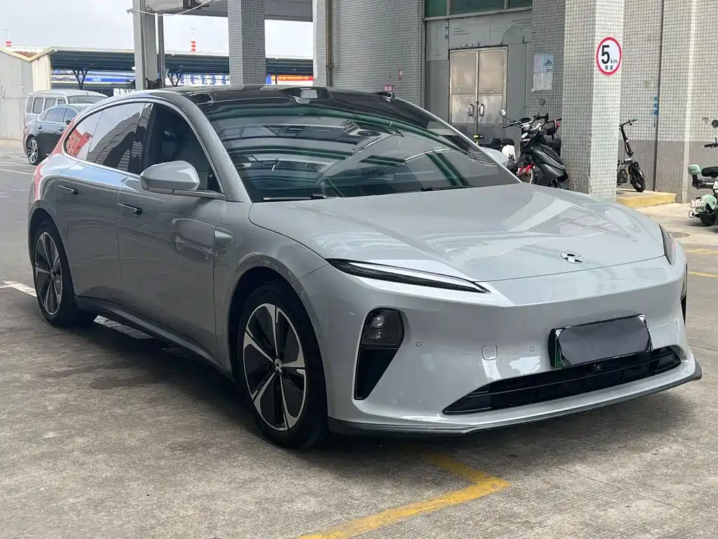 NIO NIO ET5T 2023 75kWh Touring 2024 - thumbnail 3