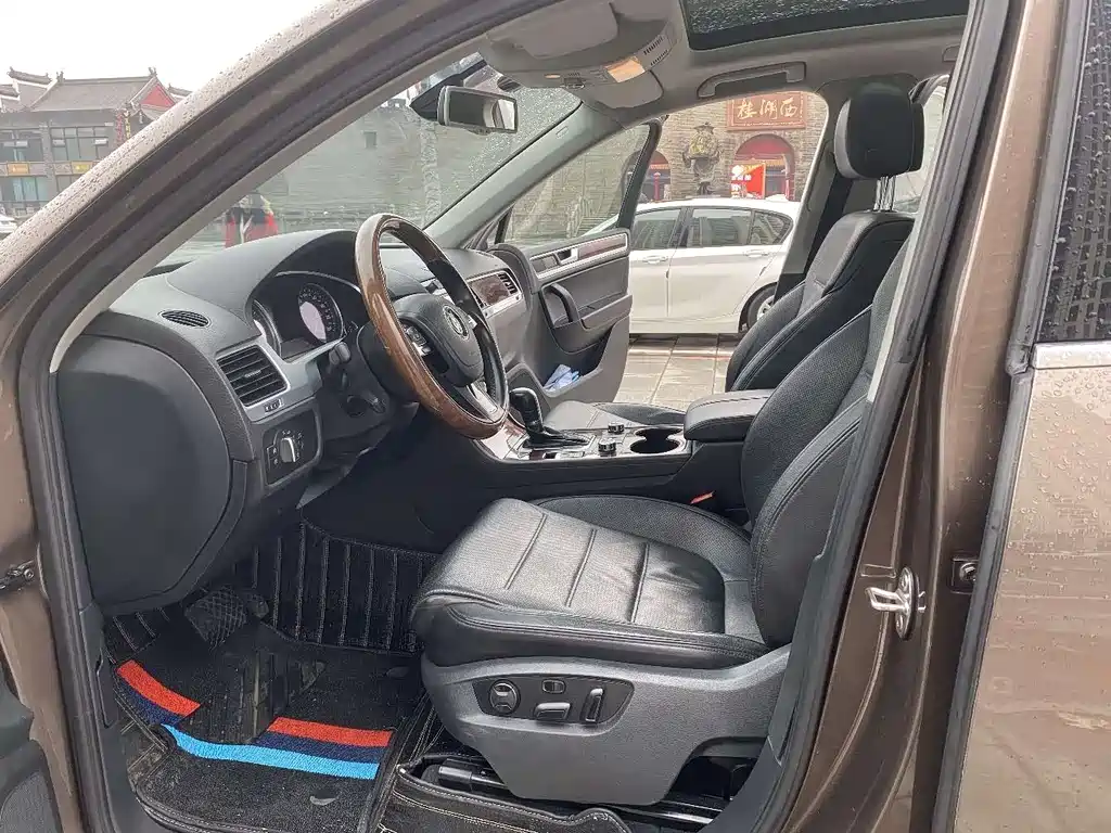 Volkswagen Volkswagen Touareg 2011 3.0 TSI Comfort Line 2012 - thumbnail 4