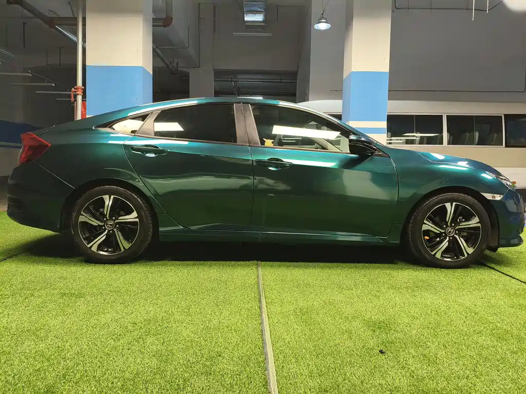Honda Honda Civic 2016 220TURBO CVT Premium Edition 2018 - thumbnail 4