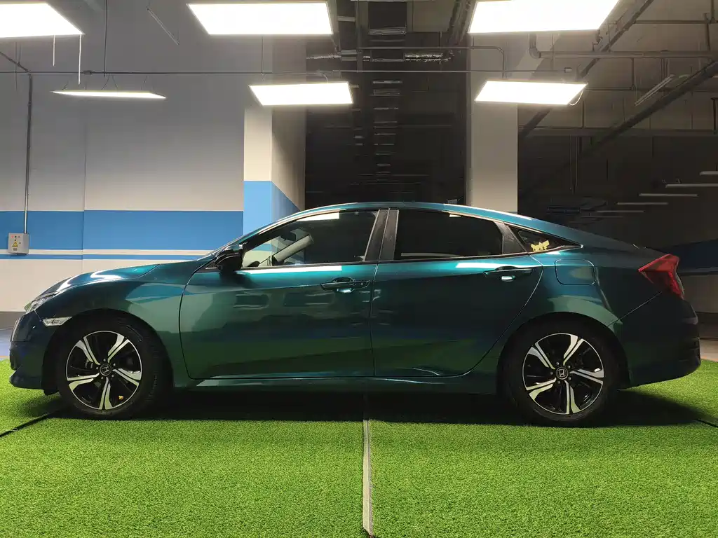 Honda Honda Civic 2016 220TURBO CVT Premium Edition 2018 - thumbnail 6