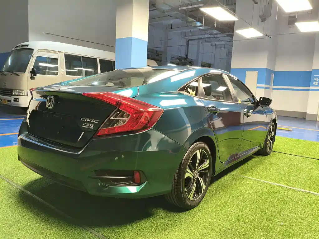 Honda Honda Civic 2016 220TURBO CVT Premium Edition 2018 - thumbnail 17