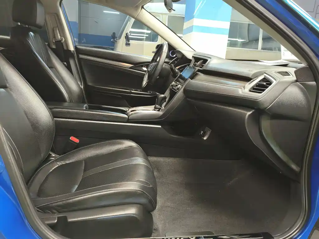 Honda Honda Civic 2016 220TURBO CVT Premium Edition 2018 - thumbnail 20