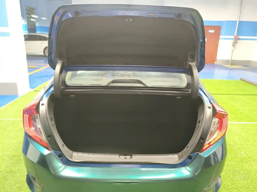 Honda Honda Civic 2016 220TURBO CVT Premium Edition 2018 - thumbnail 22