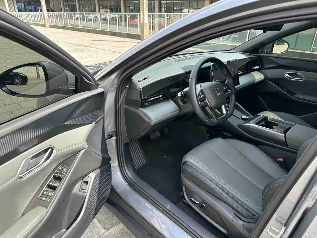 BYD BYD Qin L 2025 EV 470KM Leading Edition 2025 - thumbnail 6