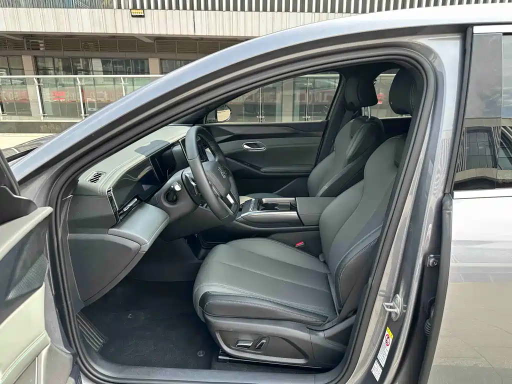 BYD BYD Qin L 2025 EV 470KM Leading Edition 2025 - thumbnail 7