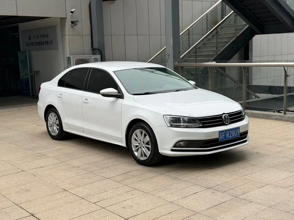 Volkswagen Volkswagen Sagitar 2018 1.6L Automatic Fashion Edition 2019 - thumbnail 3