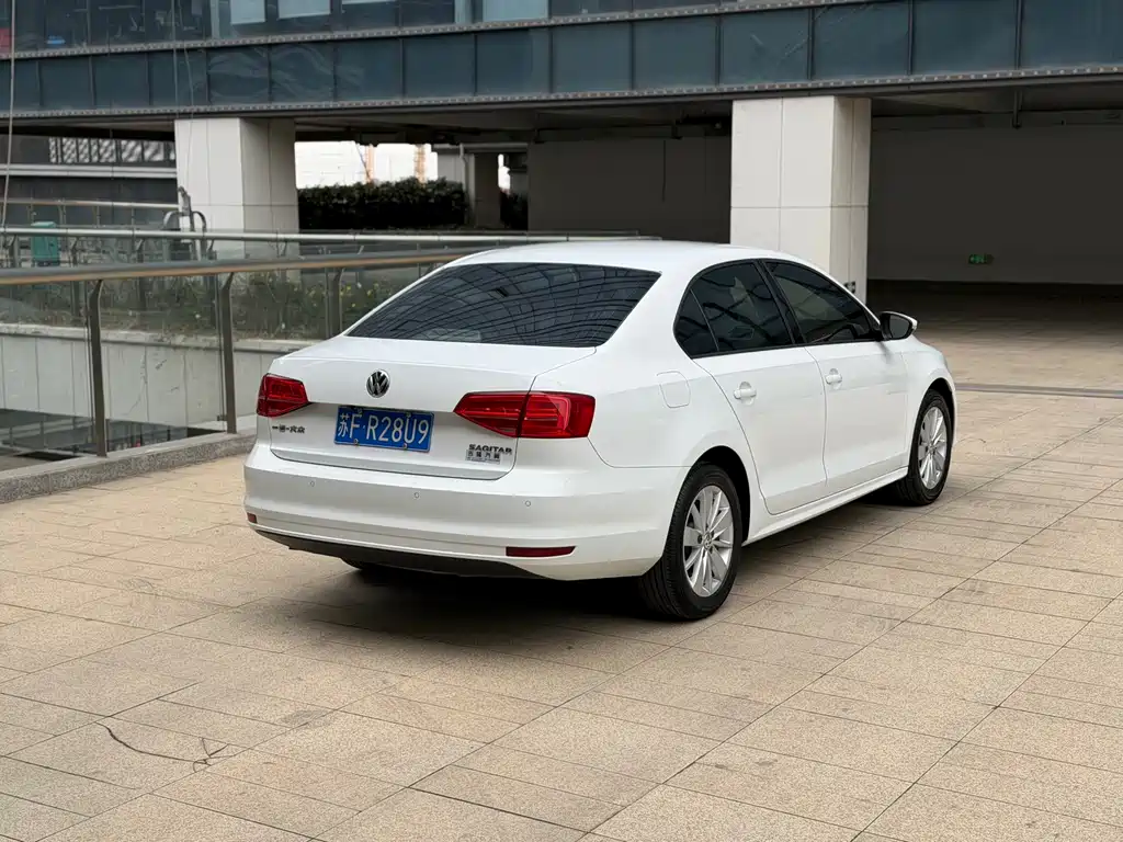 Volkswagen Volkswagen Sagitar 2018 1.6L Automatic Fashion Edition 2019 - thumbnail 6